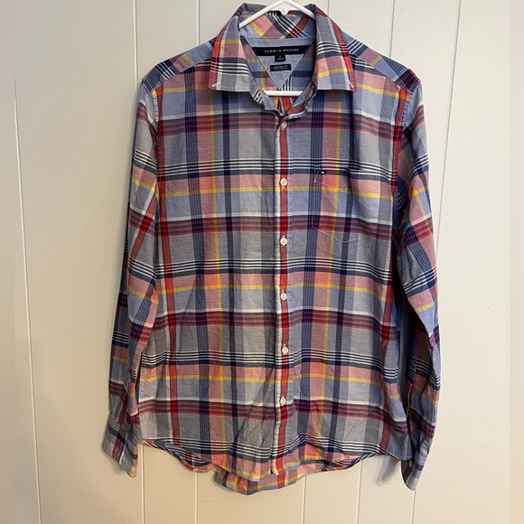 Tommy Hilfiger plaid‎ long sleeve button-down size M - Picture 1 of 3